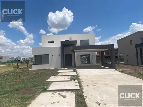 Casa en venta 5 ambientes en Canning Chico