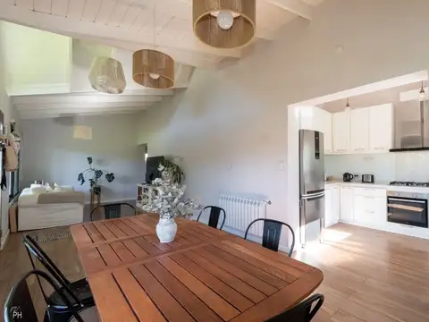 CASA EN VENTA, 2 DORMITORIOS CON PILETA, FUNES