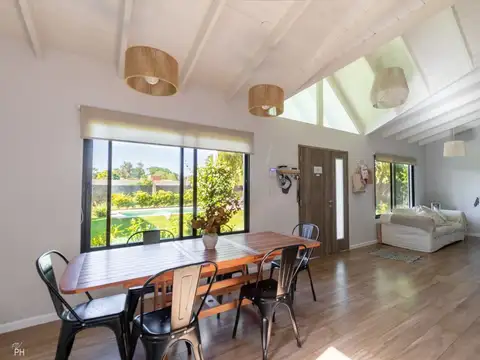 Casa 3 ambientes con 2 baños