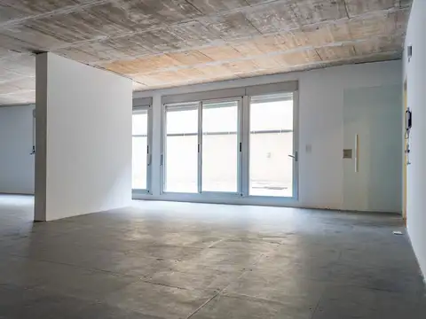 Oficinas en piso exclusivo con tres cocheras