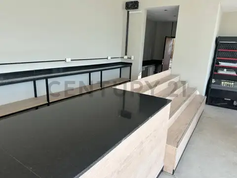 467 esquina 132 1800, Piso 0