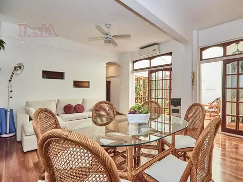Casa 5 ambientes con 2 baños