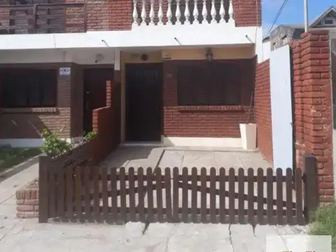 Casa en venta - 3 dormitorios 2 baños - Cochera - 85mts2 - Mar Del Tuyú