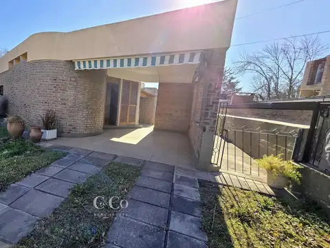 Casa en Venta con 1 cochera