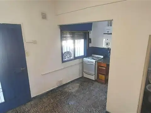 Casa 2 ambientes con 1 baño