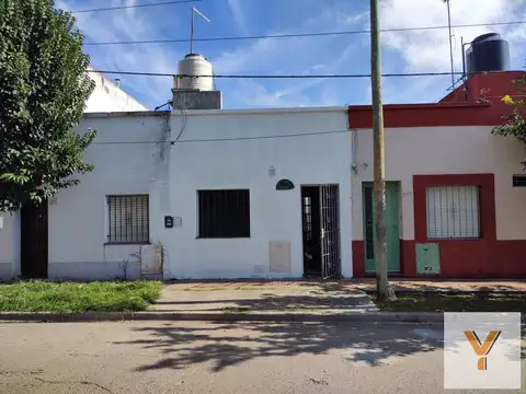 Casa en venta - 1 Dormitorio 2 Baños - La Plata