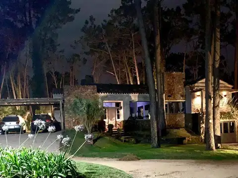 Casa en alquiler en Barrio Privado Laguna Blanca