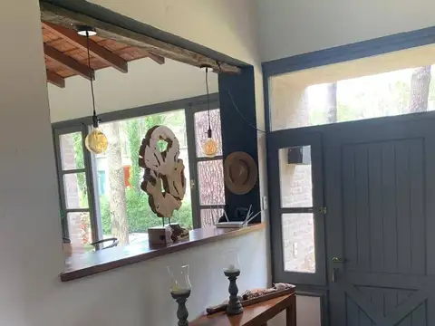 Casa en alquiler en Barrio Privado Laguna Blanca