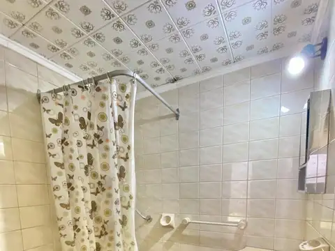 Casa en lote propio en La Plata