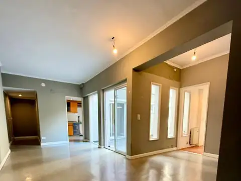 3 AMBIENTES CON DEP.SERV, PATIO Y TERRAZA PB AL CONTRAFRENTE