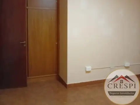 Casa en Alquiler con 2 cocheras