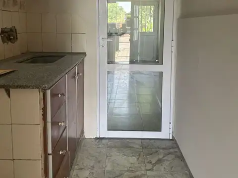 Casa en venta en Pérez - tres dormitorios