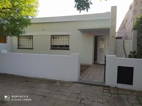 Casa en venta en Pérez - tres dormitorios