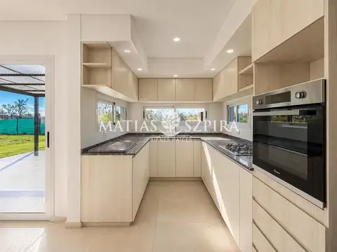 Casa en Venta en Alvarez Del Bosque, USD 179.900