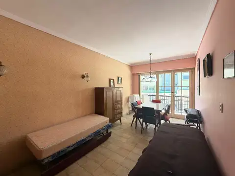 2 Ambientes con dependencias de servicio en Plaza Colon