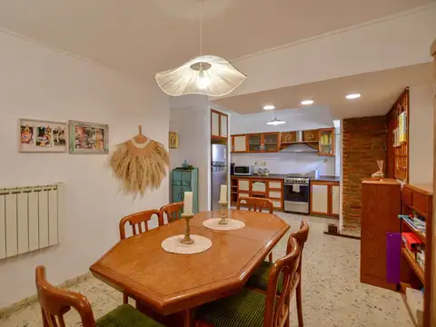 487 e/ 16 bis y 18 2200