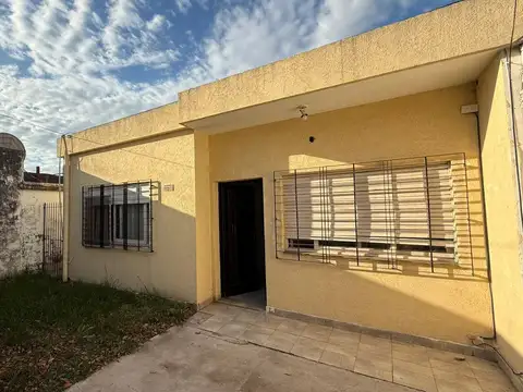 Casa en Alquiler en Jose Clemente Paz, $ 800.000