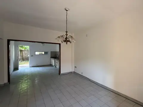 Casa 3 ambientes con 1 baño