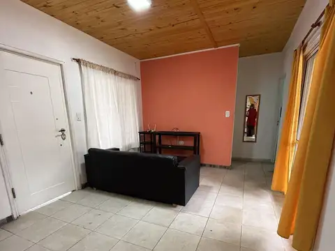 Casa 2 ambientes con 1 baño