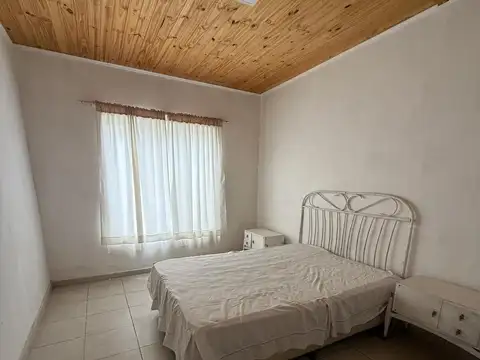 Casa en Alquiler con 1 cochera