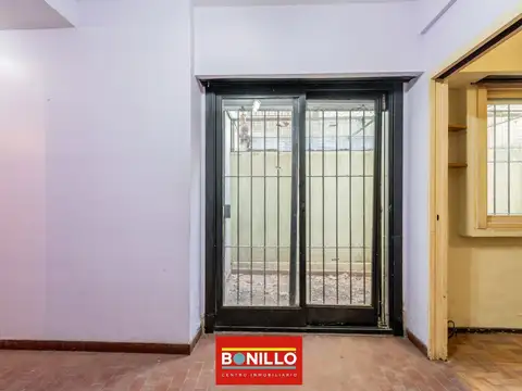 Caracas 5000, Piso 1