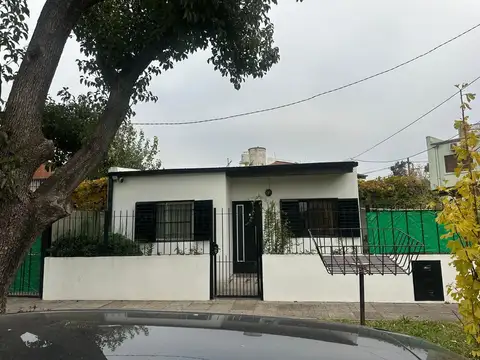 Casa en Lisandro Olmos Etcheverry
