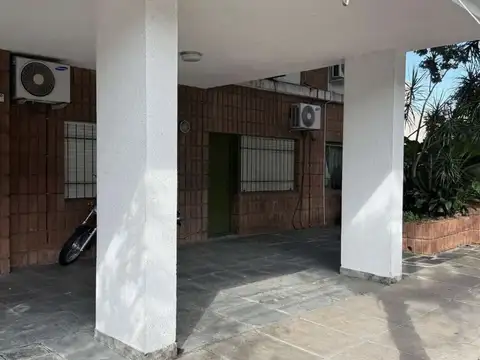 M. J. Haedo 1460 (Vicente López) Excelente Ubicación. Oficina en PB. Sup cub: 45 m2