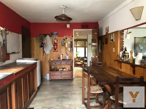 Casa en venta - 5 Dormitorios 4 Baños - Villa Riachuelo
