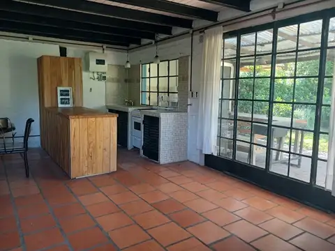 Casa 3 ambientes con 1 baño