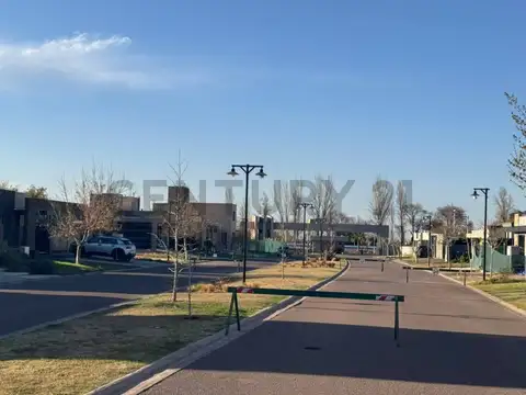 C21 Lucio Barroso Vende Lote B° La Luisa