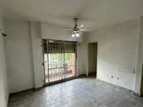GUIDO SPANO 2000, Piso 1