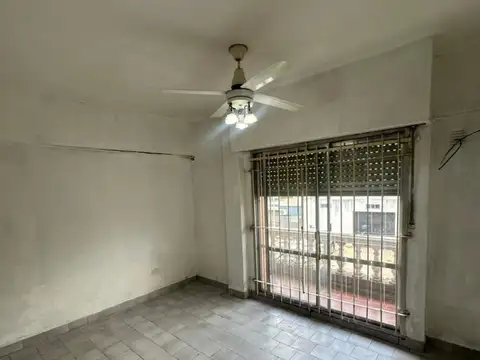 OPORTUNIDAD INVERSOR PRIMER PISO ESCALERA