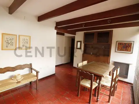 Casa 2 ambientes con 1 baño