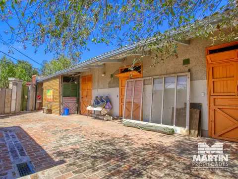 Casa 5 ambientes con 2 baños