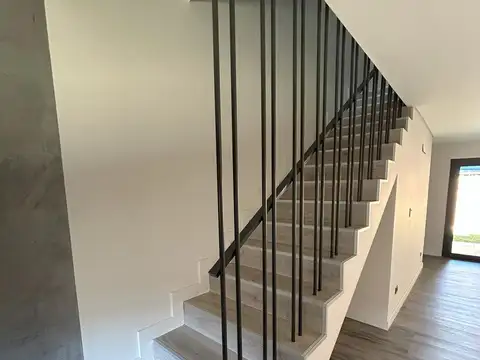 Casa 4 ambientes con 3 baños