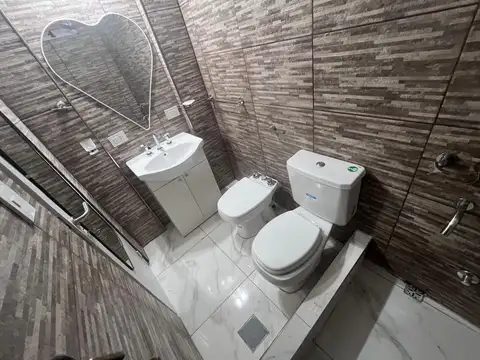 Depto Tipo Casa en Alquiler en Lanus Oeste, $ 500.000