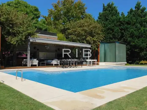 Casa 10 ambientes con 7 baños