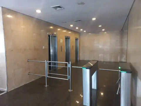 Oficina en Alquiler en Retiro, USD 2.500