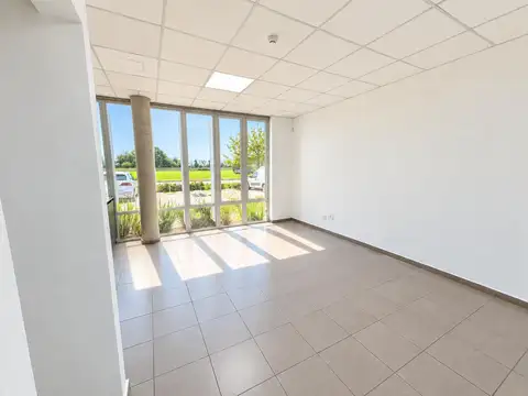 Oficina en Alquiler en Barrio Industrial, $ 1.850.000