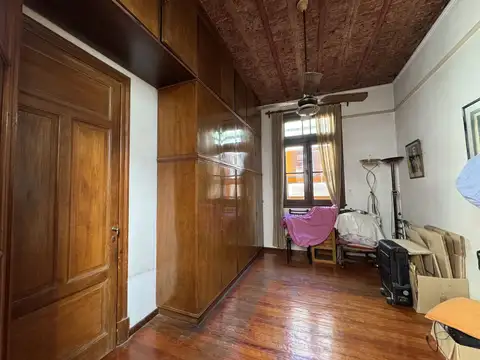 LOYOLA 600, Piso 1