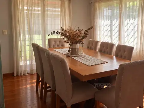 Casa 5 ambientes con 3 baños