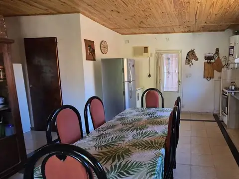 Casa 2 ambientes con 1 baño