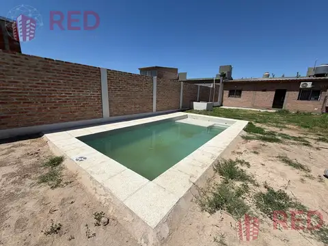 Vende Casa en Barrio La Encantada, Plottier