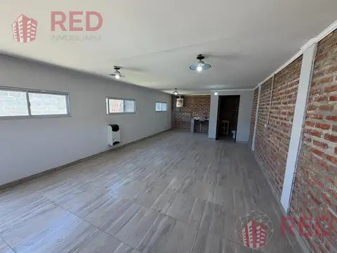 Vende Casa en Barrio La Encantada, Plottier