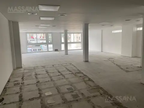 Oficina en Venta al Este