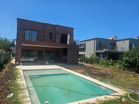 Barrio Cerrado Santo Tomas- Pilar 100