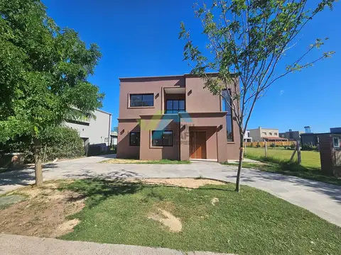 Casa  en Venta ubicado en Santo Tomas, Derqui, Pilar