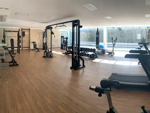 *EXCELENTE DEPTO. 3 AMB. + MULTIUSO, BALCONES CON VISTA AL FRENTE Y CONTRAFRENTE Y TERRAZA