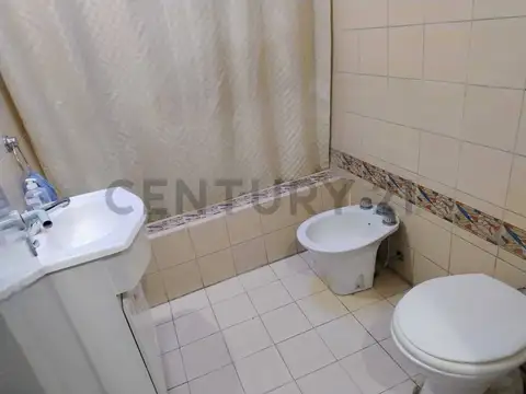 45 entre 25 y 26. Venta Casa 4 AMBIENTES en La Plata.