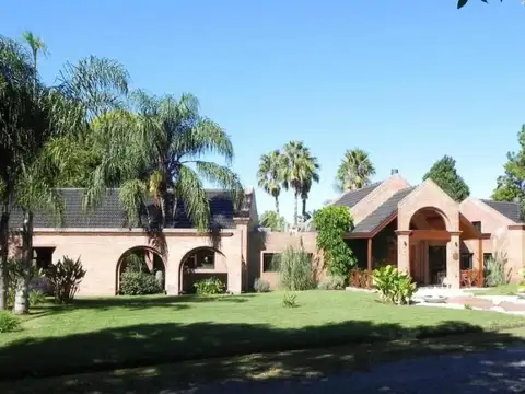 VENTA chalet |Casa 6 ambientes | Residencia  de categoría 